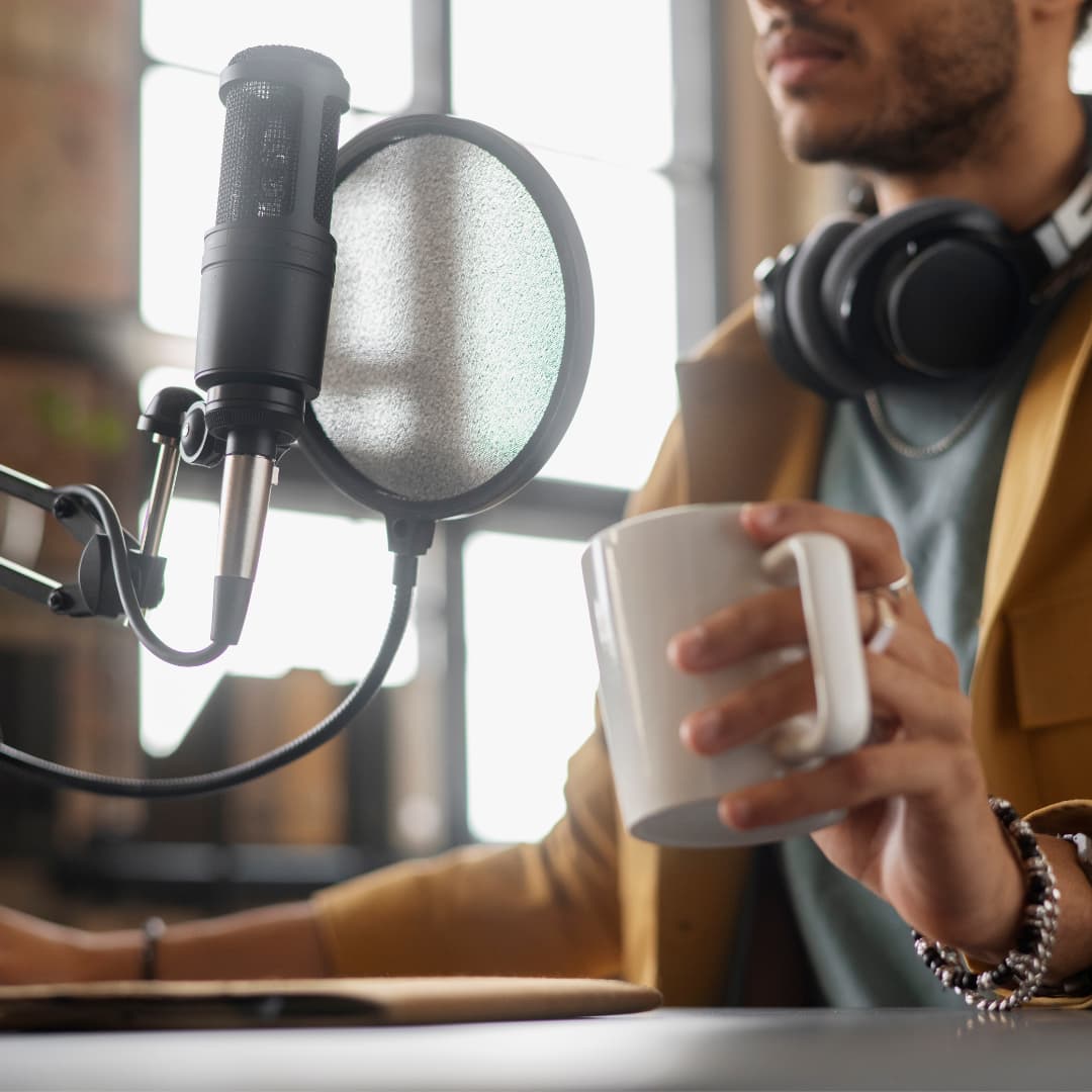 Cover image for How to Build a Strong Brand Voice That Converts: Complete 2024 Guide